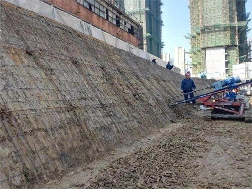 卢氏建筑边坡支护
